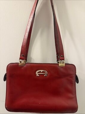 Vintage Etienne Aigner handbag. Leather Shoulder Bag with Gold Accent